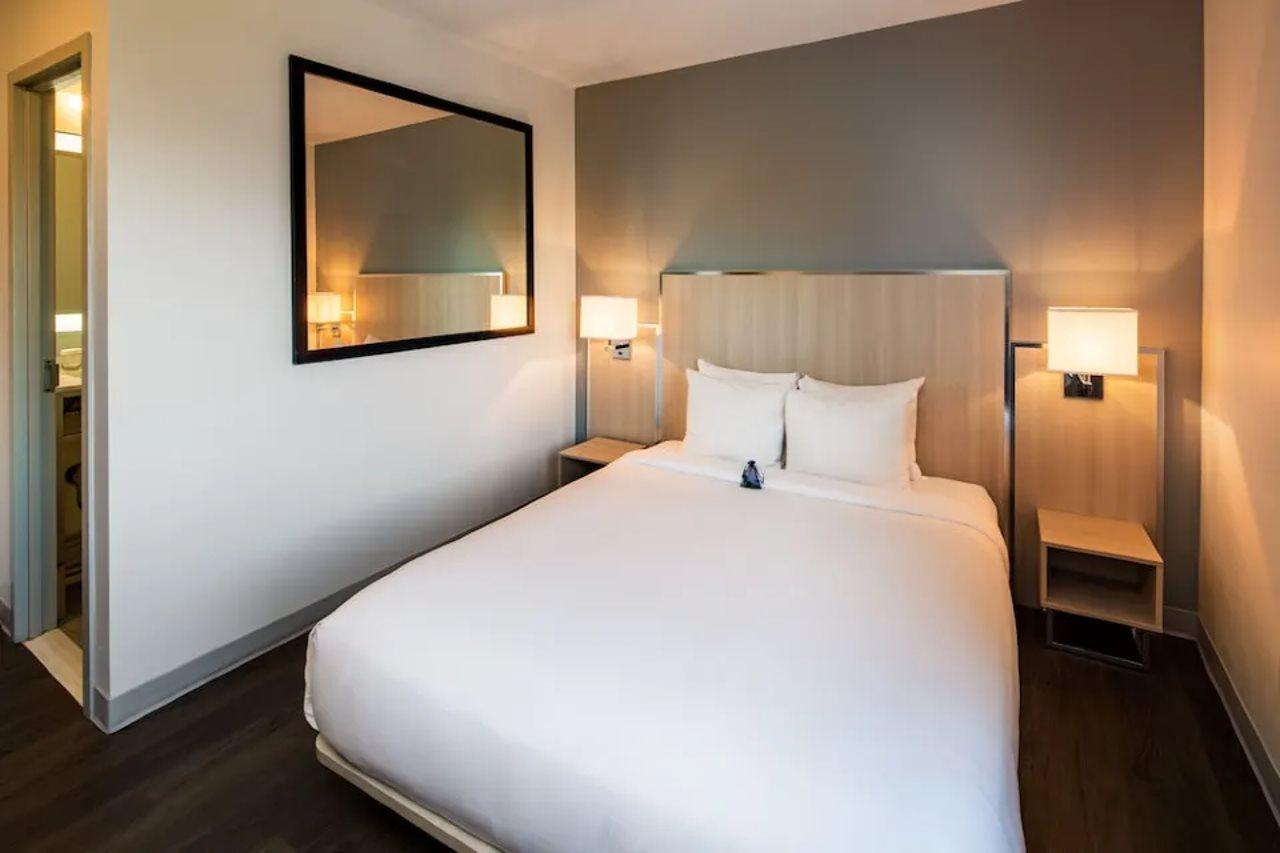 Hotel Gatsby Atény Exteriér fotografie A room at the hotel