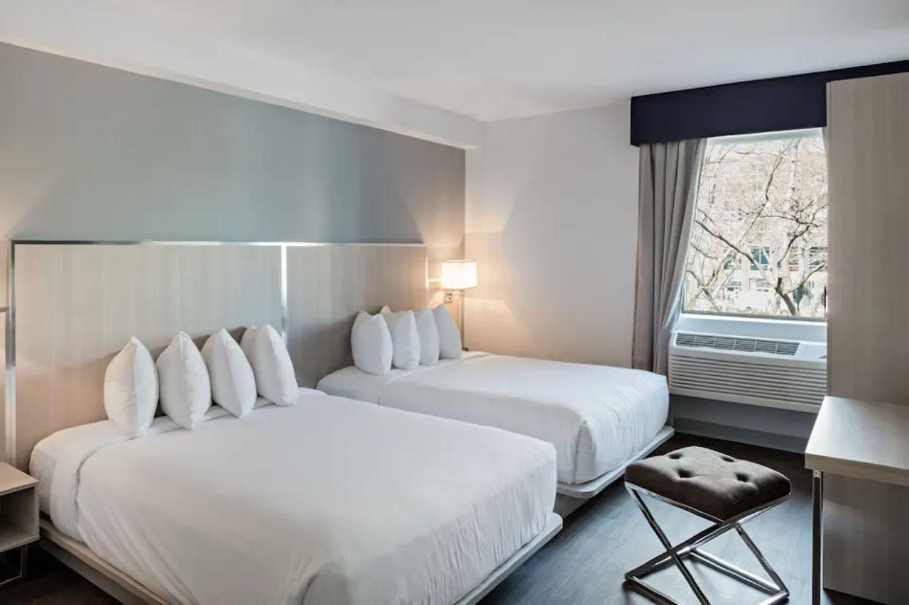 Hotel Gatsby Atény Exteriér fotografie A room at the Hotel 57