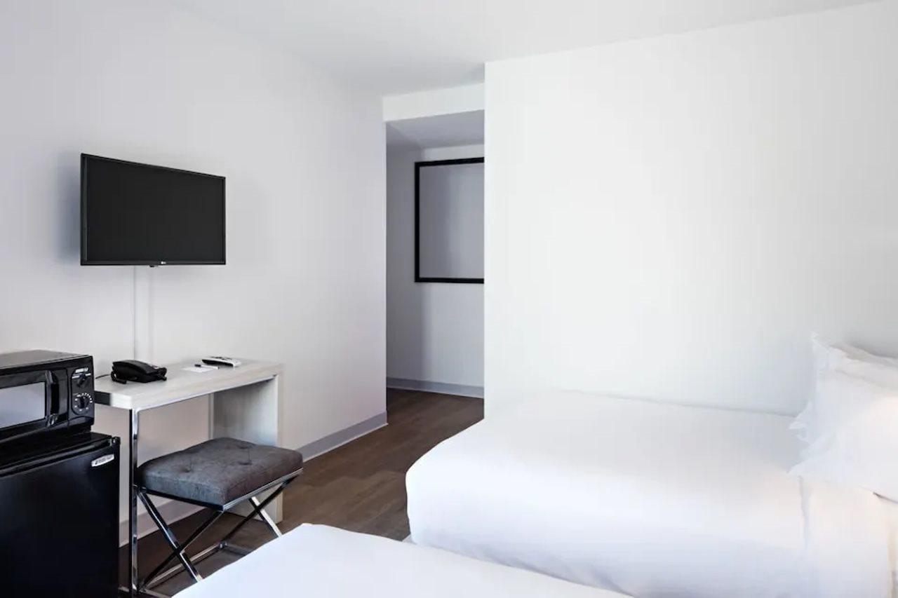 Hotel Gatsby Atény Exteriér fotografie A room at the hotel