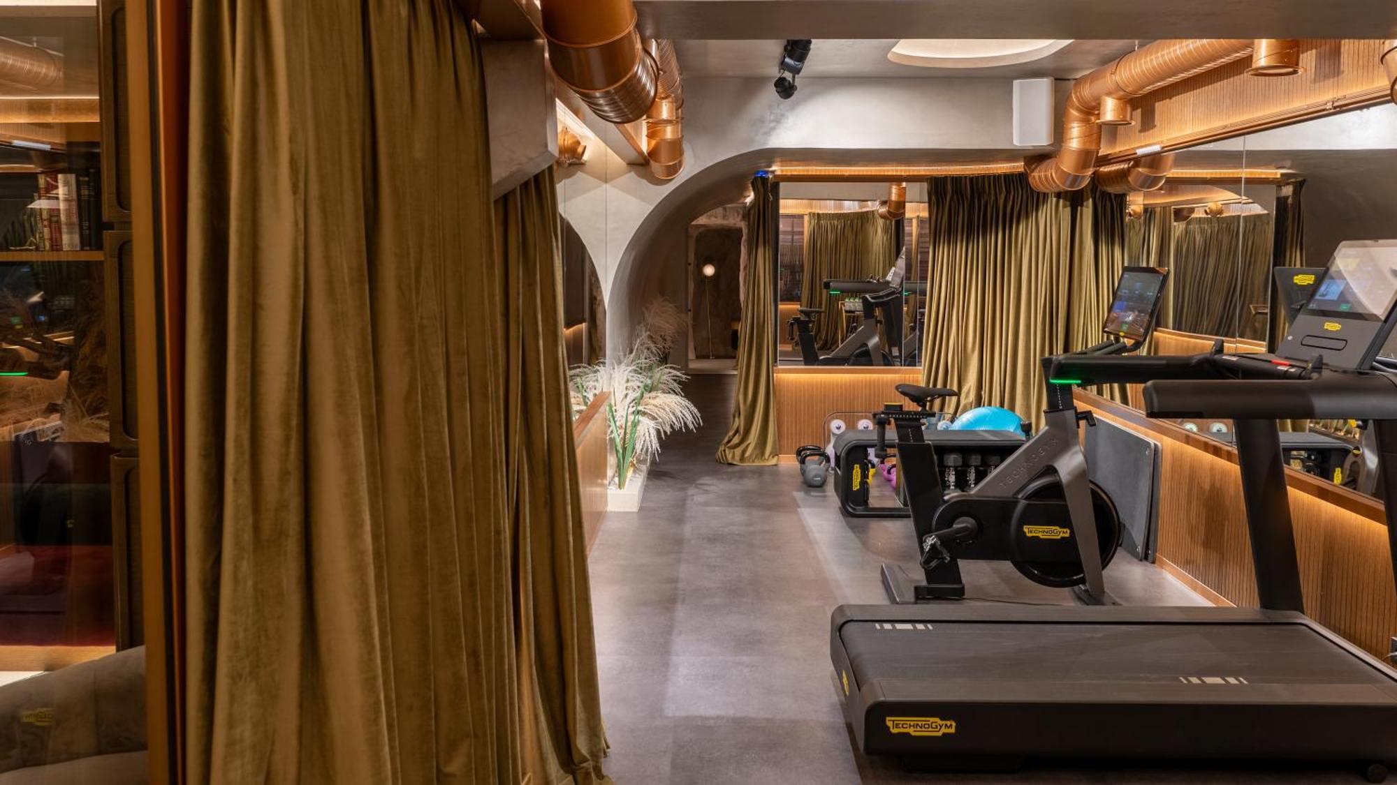 Hotel Gatsby Atény Exteriér fotografie The gym at The Dorchester